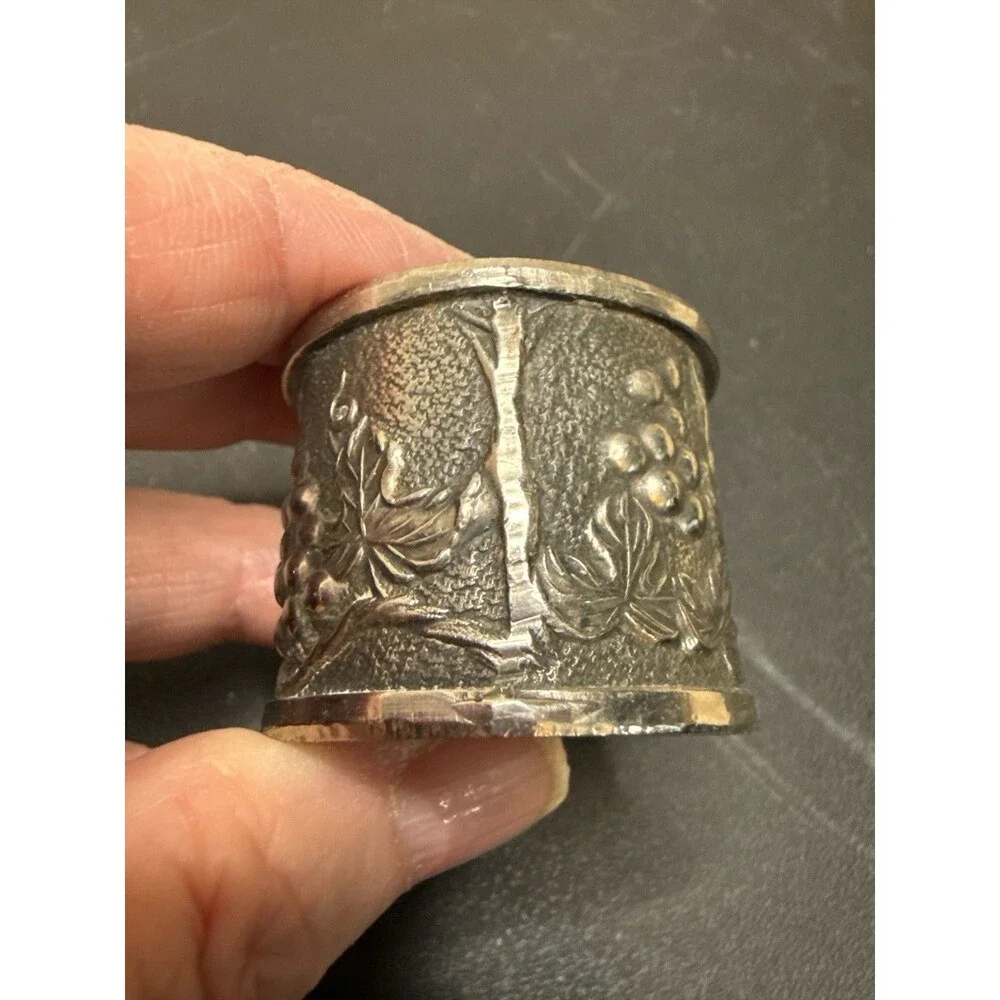 Set of 4 Vintage Silver Plated Heavy Napkin Rings Flowers Scroll Design Japan